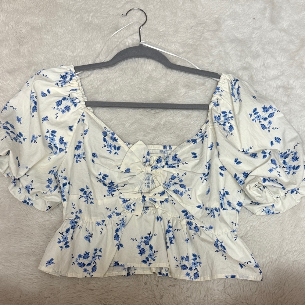 Blue Floral Puff Sleeve Blouse